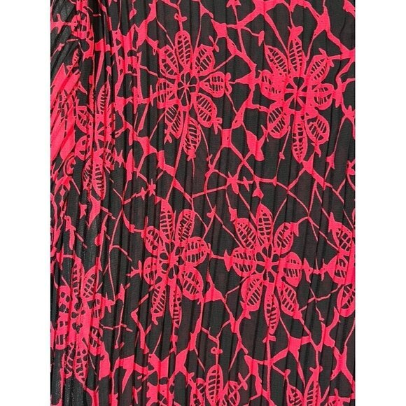 Maggie Barnes Top Women 3X Red V Neck Pullover Black Floral Beads Neckline Retro - Picture 5 of 13